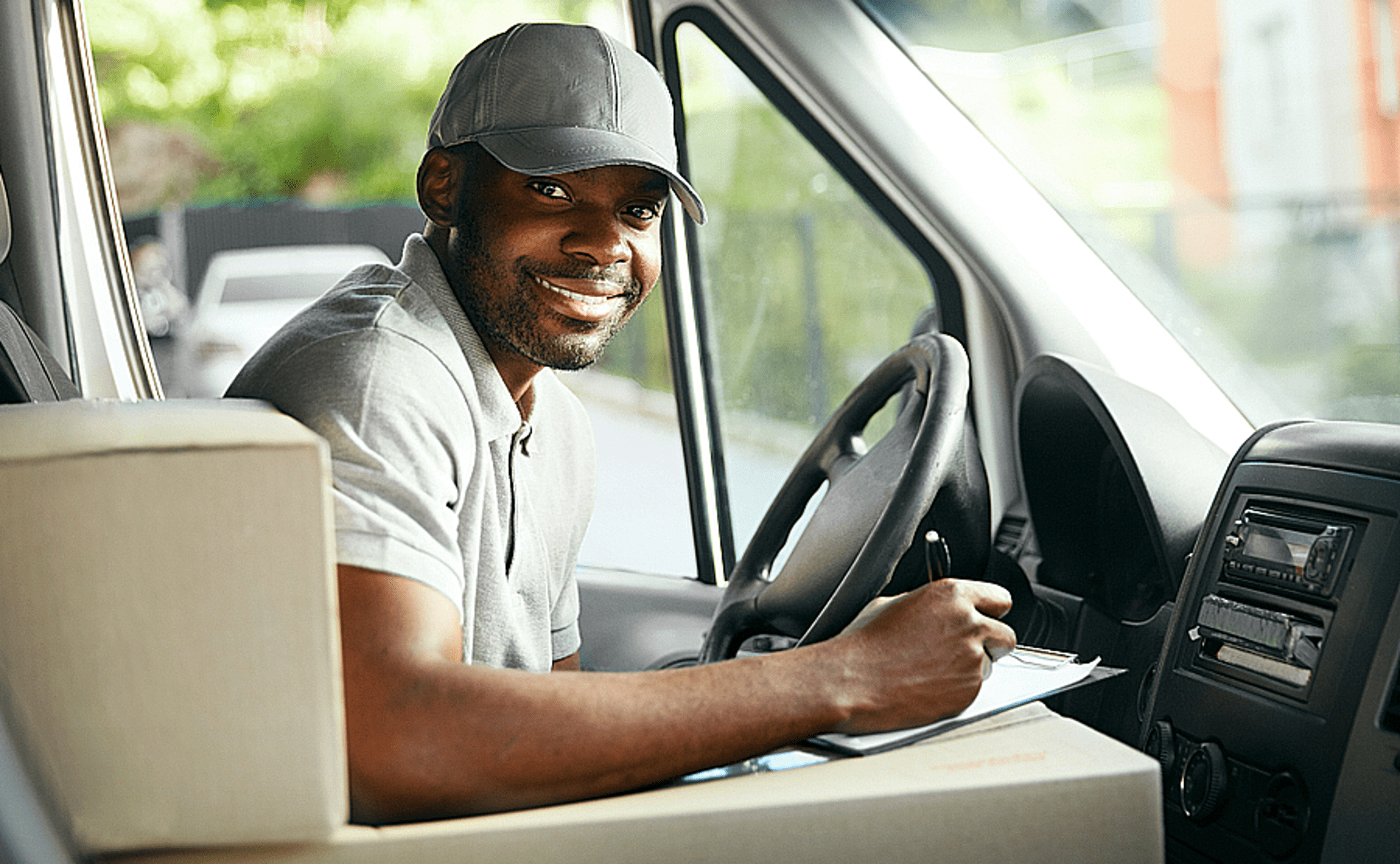 Une ONG recrute des chauffeurs coursiers