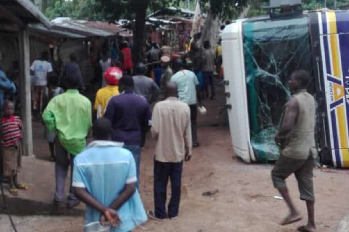 Accident de camion-citerne à Kara : La population se précipite pour récupérer la cargaison