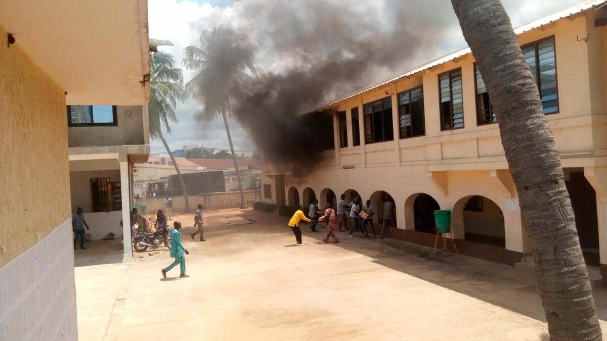 Incendie à Lomé : Un bâtiment ravagé par les flammes