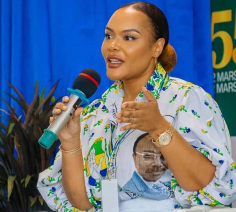 Gabon : La fille du Président Ali Bongo félicite les putschistes