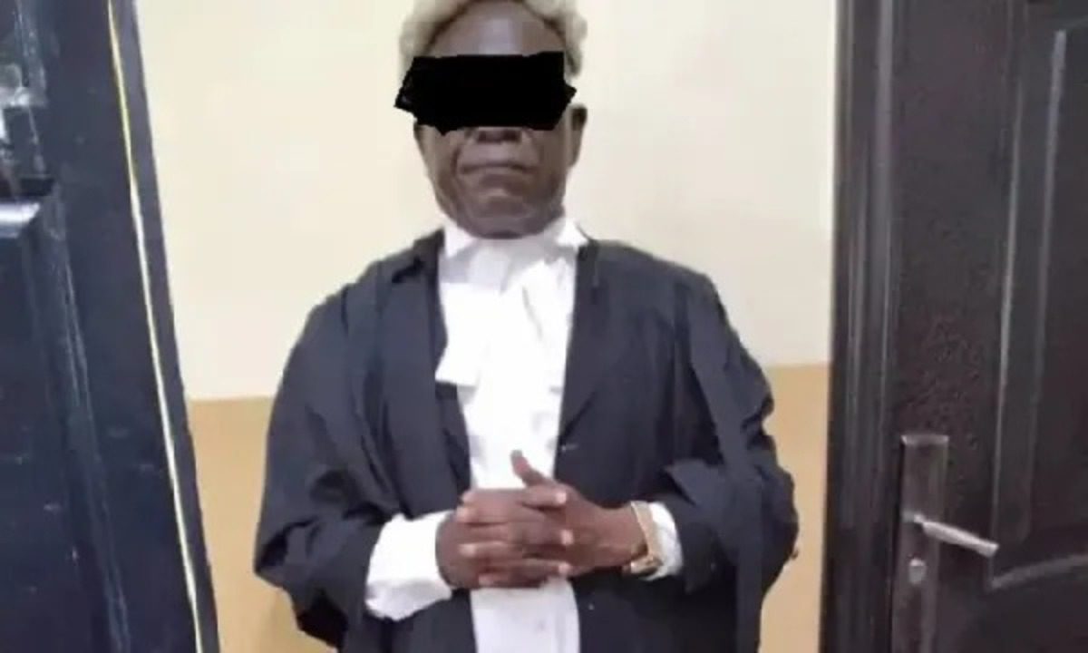 Ghana : Un faux avocat démasqué en plein procès