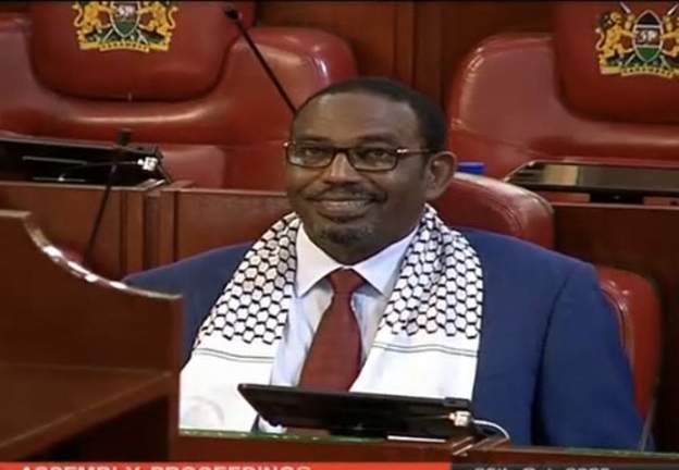 Kenya : Un député contraint de retirer un foulard palestinien au parlement