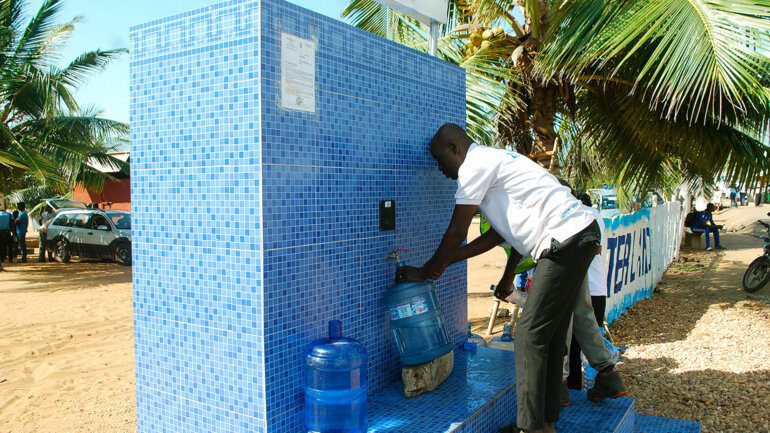 Eau potable : Des distributeurs d'eau minéralisée installés à Lomé