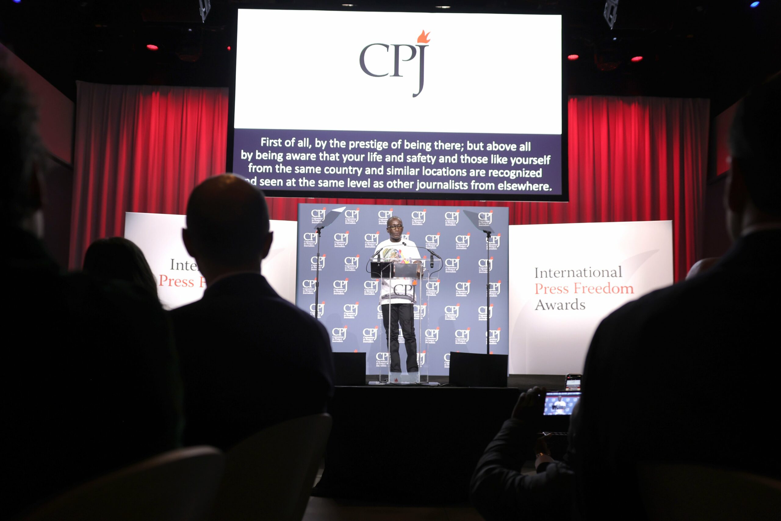Ferdinand Ayité reçoit le Prix international de la liberté de la presse 2023