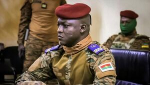 Burkina Faso : Coup dur pour la France ! Ibrahim Traoré suspend...