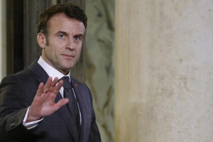 Décès d'Alexeï Navalny : Macron lance de lourdes accusations contre Poutine