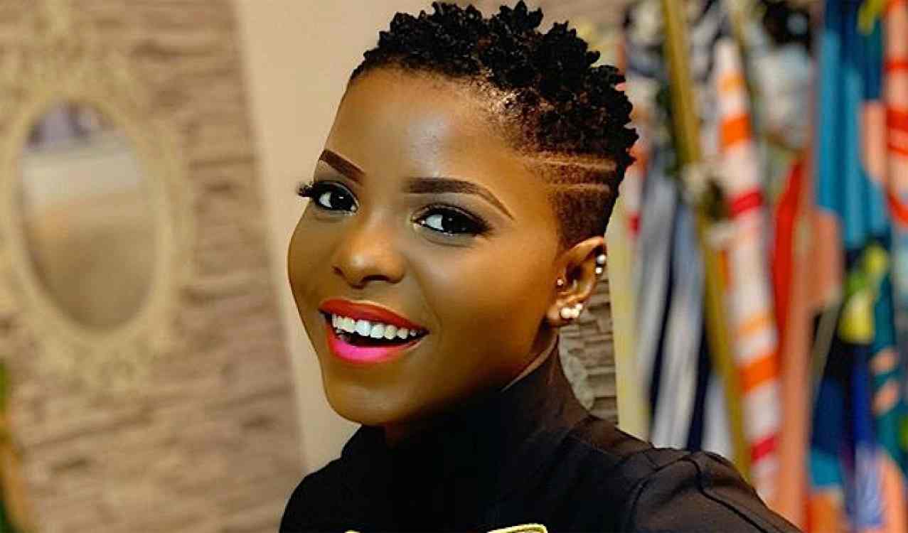 Cameroun : La chanteuse Daphne dévoile les premières images de sa fille