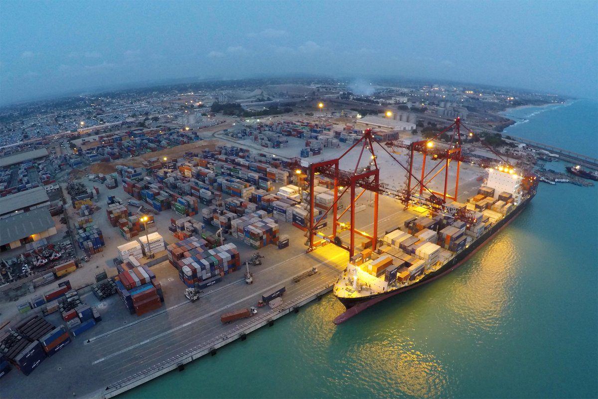 Explosion au Port Autonome de Lomé : Un navire en proie aux flammes