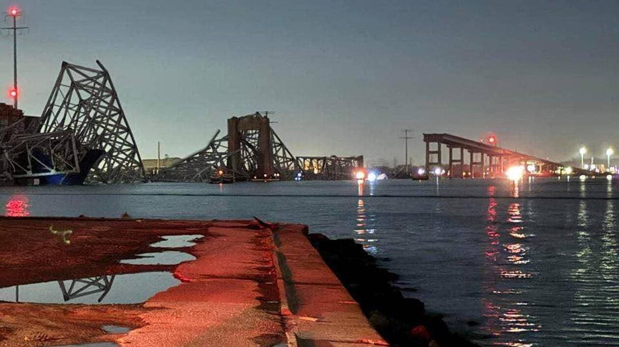 États-Unis : Un pont s’effondre après avoir été percuté par un navire