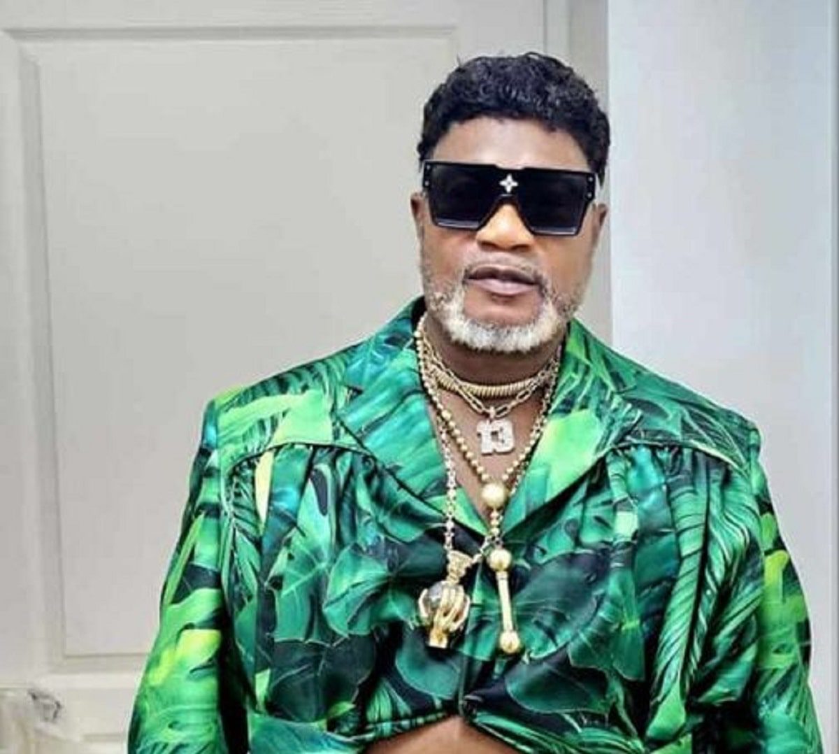 Koffi Olomide ventre dehors