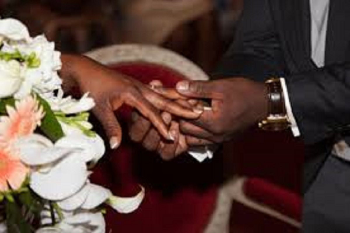 La femme idéale que les hommes togolais aimeraient épouser; pas forcément des grosses fesses