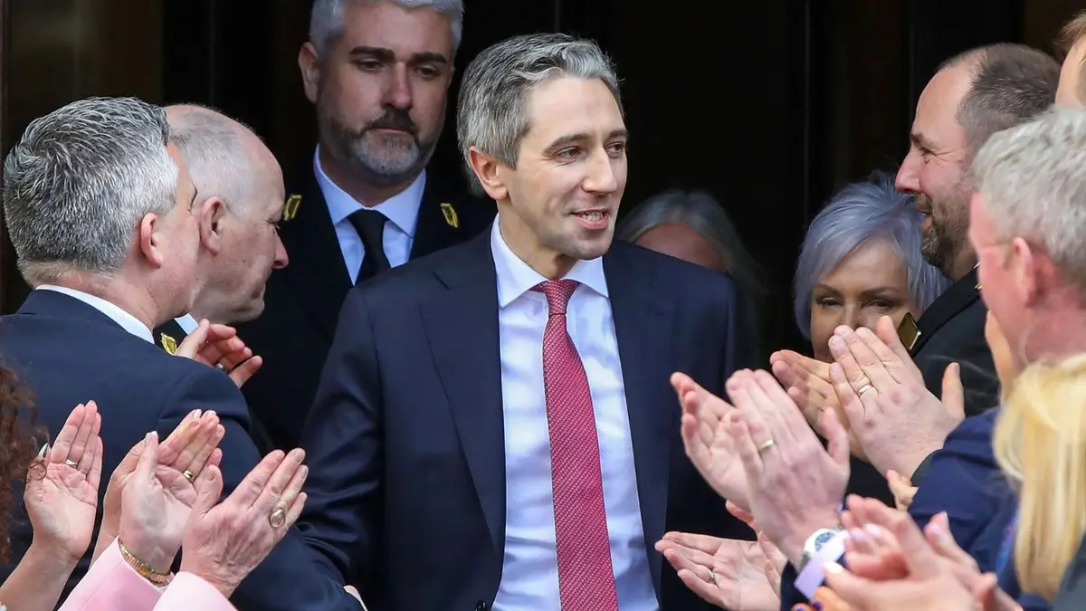 Irlande : Simon Harris, 37 ans, devient le plus jeune Premier ministre