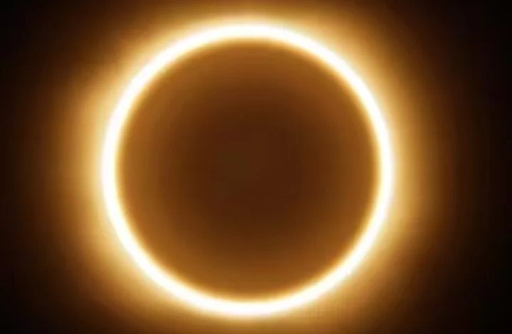 Eclipse solaire totale : Une étonnante photo du phénomène a fuité