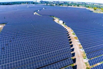 Une nouvelle centrale solaire à Lomé : La Société Togolaise d'Entreposage adopte l'énergie renouvelable