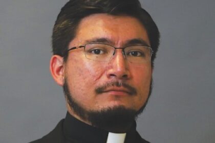 prêtre catholique arrêté