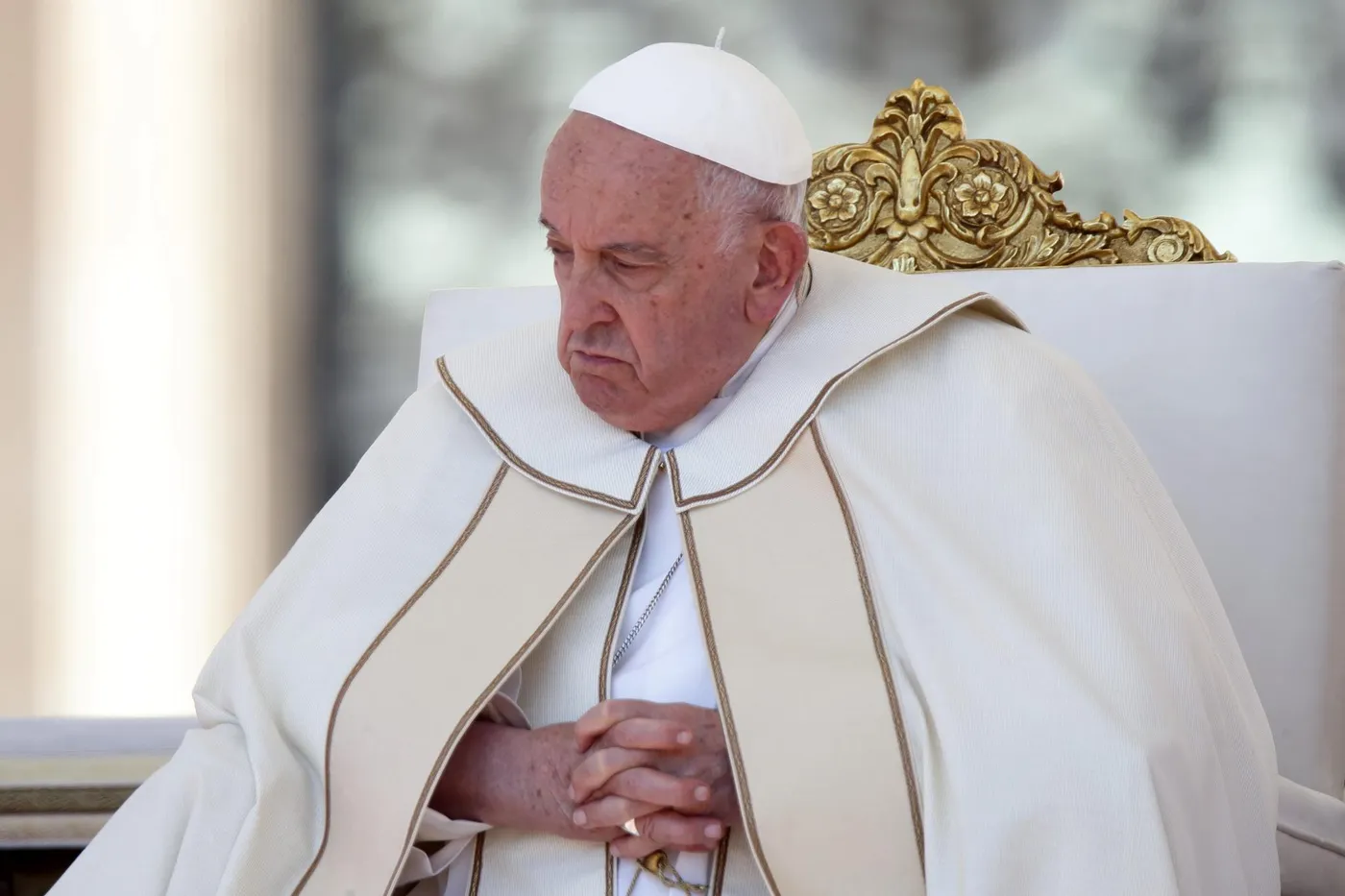 Vatican : Après ses propos jugés homophobes, le pape François s'excuse