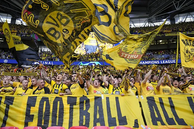 "Vous ne vous souciez que de l'argent", Les supporters de Dortmund accusent l'UEFA