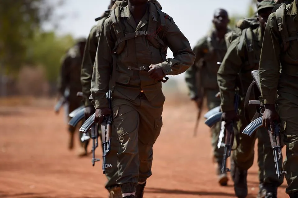 Burkina Faso : Une formation militaire bientôt obligatoire dès le CP1