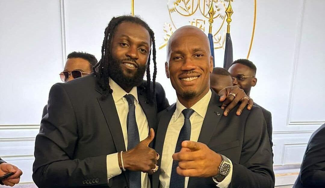 "Adebayor c’est un mec en or", Drogba dévoile un témoignage (VIDEO)