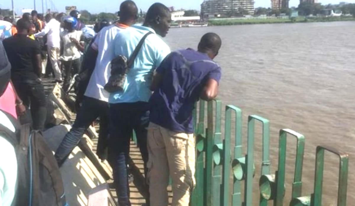 Dépression : Une femme se jette du haut d'un pont (Vidéo)