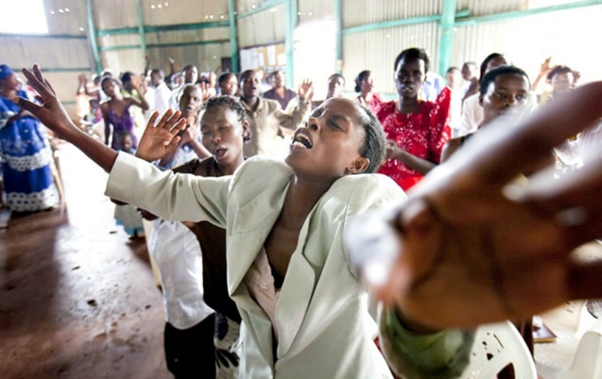 Togo : Un pasteur décide de guérir une de ses fidèles du cancer avec son s€xe