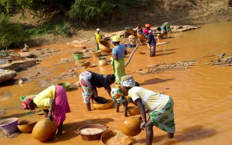 Sénégal : Le gouvernement suspend ses activités minières aux frontières avec le Mali