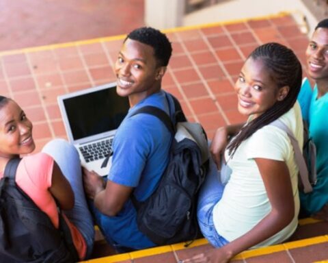 Togo : Le gouvernement lance un appel aux étudiants étrangers qui veulent renouveler leur bourse