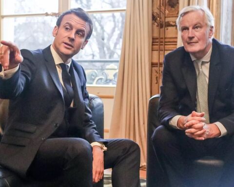 France : Emmanuel Macron choisit Michel Barnier comme Premier ministre