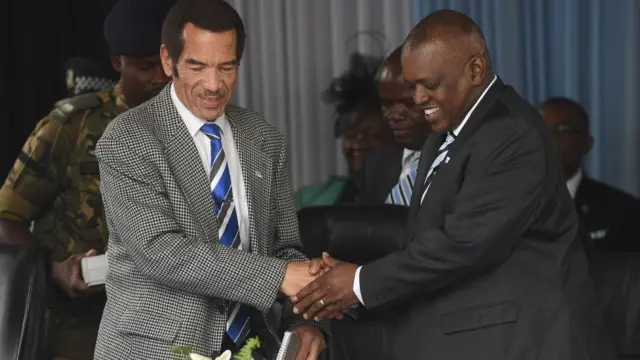 Présidentielle et Législatives au Botswana : L'ancien président Ian Khama s'en prend à son ex protégé Mokgweetsi Masisi