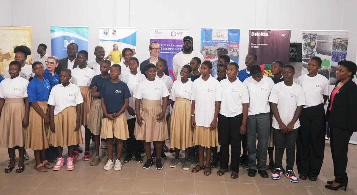 Togo : Emmanuel Adebayor défend les carrières scientifiques pour les jeunes filles