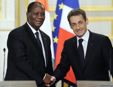 Présidentielle en Côte d'Ivoire : Nicolas Sarkozy en mission pour convaincre Ouattara de renoncer à un 4e mandat