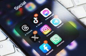 Classement : Top 10 des pays qui passent plus de temps sur les réseaux sociaux